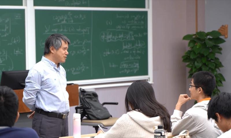【数学科学学院】王亚光老师 照片2.jpg