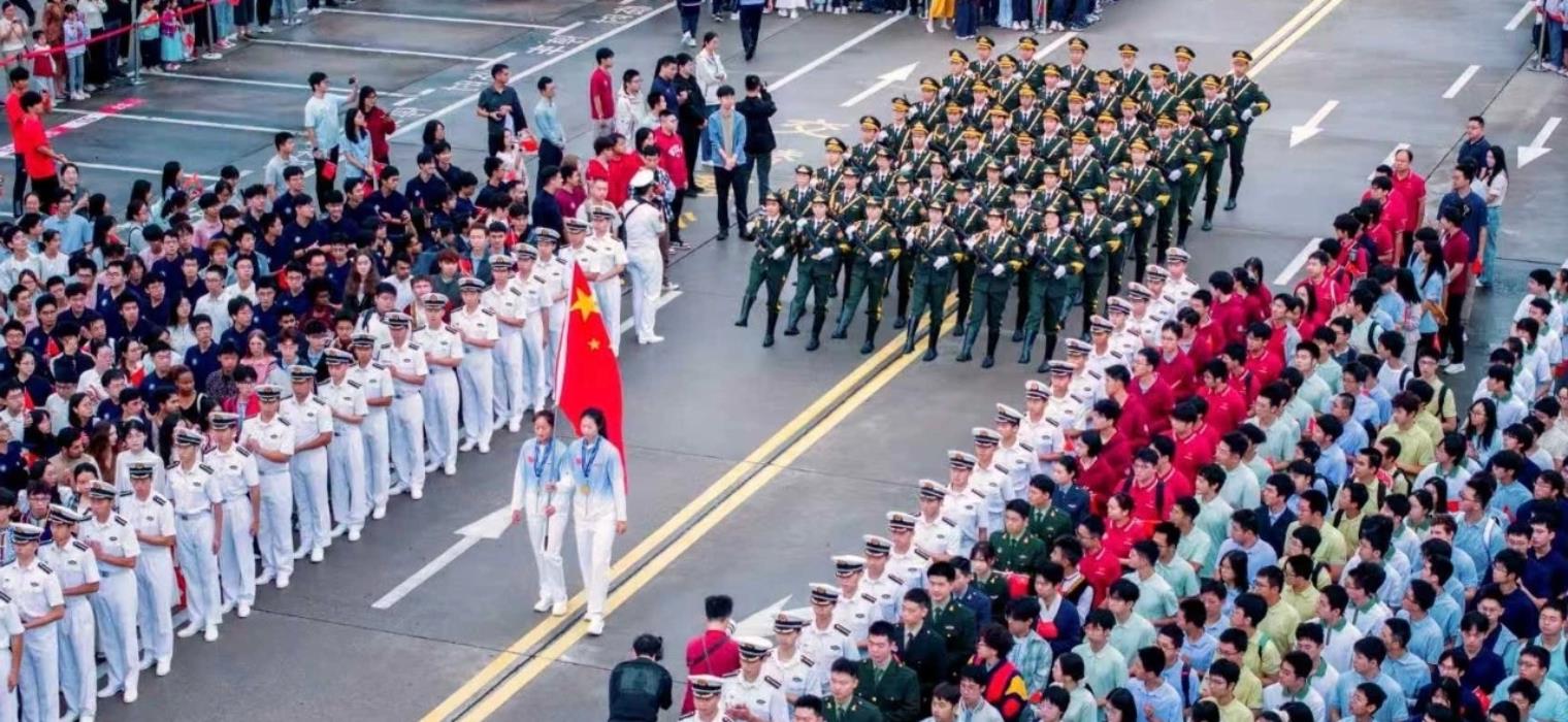 我爱你，中国！我们在交大，向祖国告白！