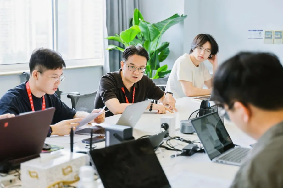 当真实问题走进课堂，一群陌生人如何用一天重新定义能力边界？｜交大高金首期思源营FDE挑战日回顾
